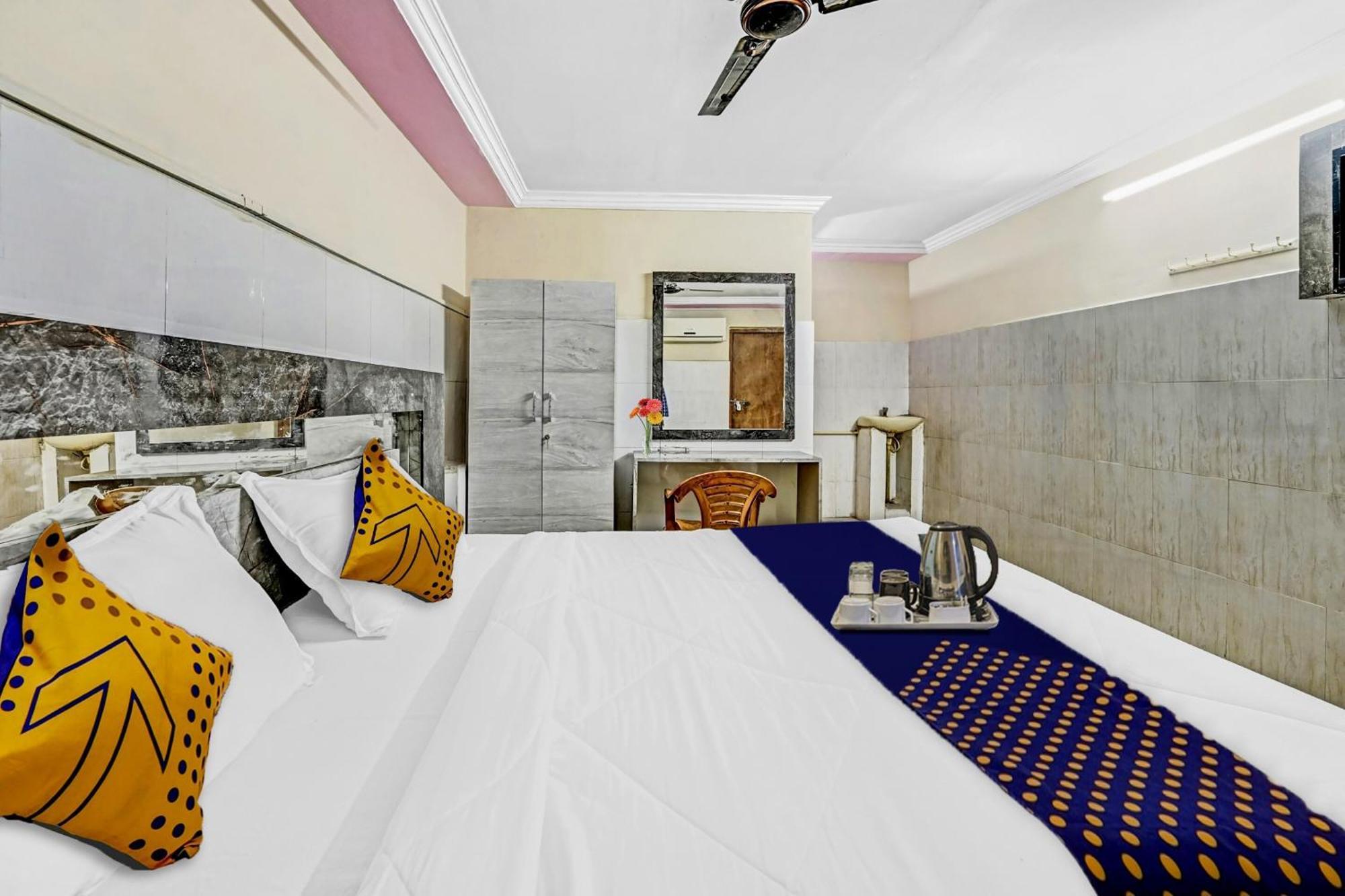 Hotel Spot On Svr Grand Vijayawāda Exterior foto